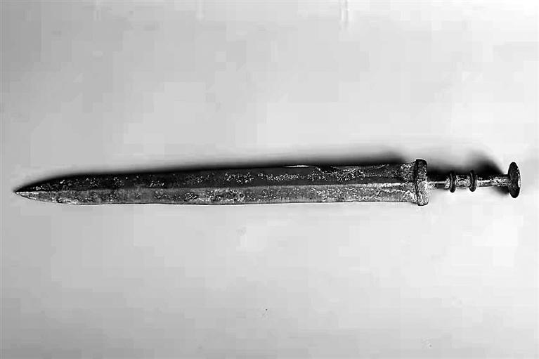 浅谈中国古代青铜剑及剑文化